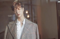 张艺兴用奖杯吃泡面，岳云鹏用茶杯吃泡面