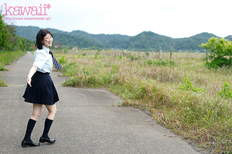 当真纱罗(CAWD-893)性经验只有1人的短发正妹!她一出道就被吉村卓中出!