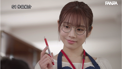 河北彩伽作品SONE-763发布!打巴掌、踩鸡鸡⋯戴眼镜的「文系美女」这次有够痴!