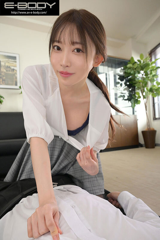 七瀬アリス(七濑爱丽丝)作品EBWH-112发布！散发全部费洛蒙的火辣女上司，露内衣乳沟色气诱惑