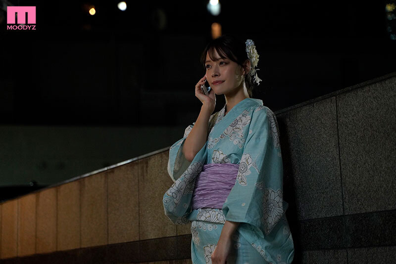 八木奈々(八木奈奈)作品MIDA-428发布！花火大会偶遇正妹老师！躲雨时把已订婚的她睡走了！