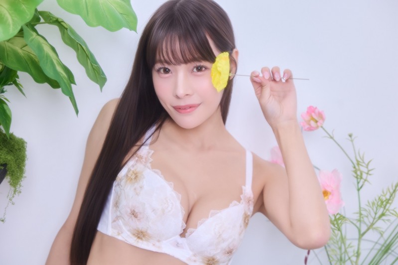 真正的文学美少女!八木奈々是最特别的女优!