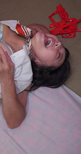 音無鈴(音无铃)作品SNOS-062发布！在VIP室任何命令都完全同意的美乳空姐，各种重口味调教都OK