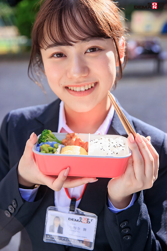 小野寺舞出道作品SDJS-180发布!还在成长中的G罩杯!SOD宣传部最胸悍的她一拍AV就潮吹!