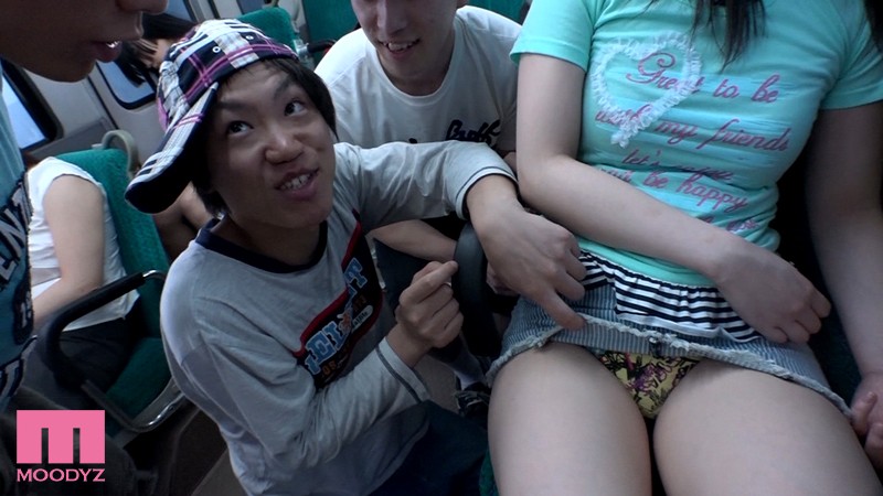 难忘「G乳女教师」被迫骑乘,最骚肉感Body,网羡慕:「抱起来舒服,老公太爽」