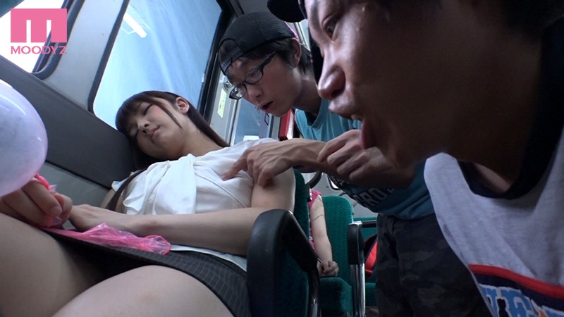 难忘「G乳女教师」被迫骑乘,最骚肉感Body,网羡慕:「抱起来舒服,老公太爽」