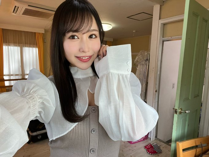 夕雏惠美里(夕雛エミリ)出道作品番号及封面,夕雏惠美里个人简介