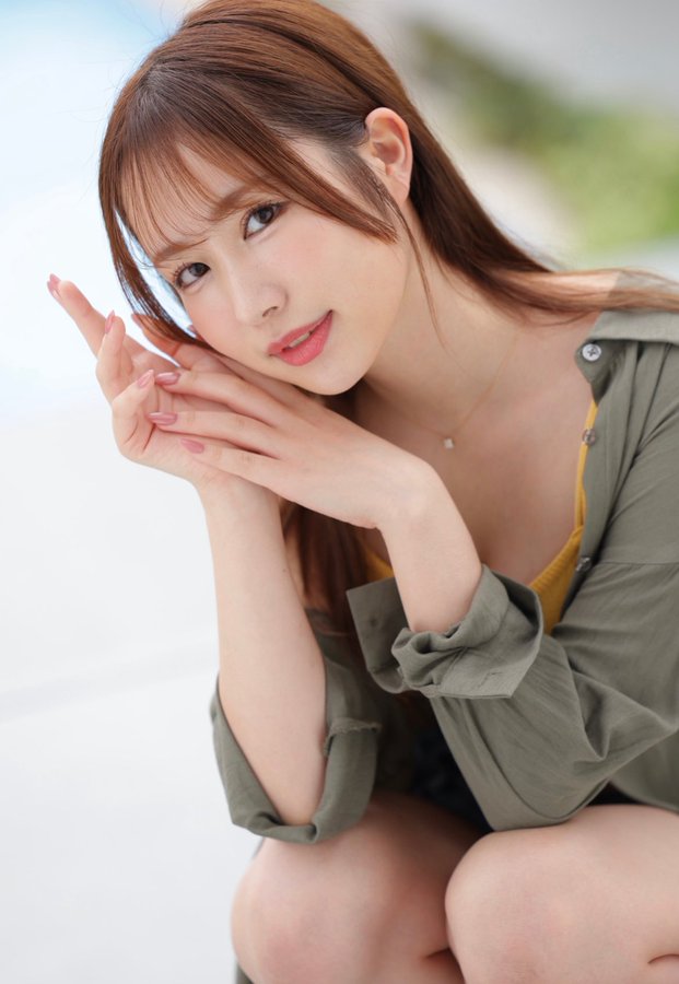 夕雏惠美里(夕雛エミリ)出道作品番号及封面,夕雏惠美里个人简介