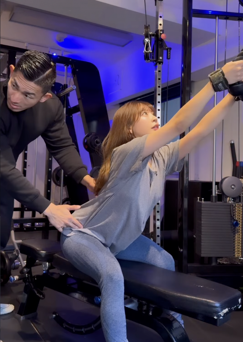 小那海あや(小那海绫)：我要成为最强美尻！