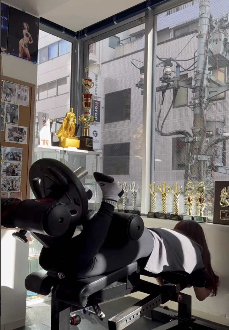 小那海あや(小那海绫)：我要成为最强美尻！