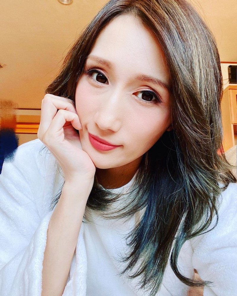 发文问「女优JULIA全线飘红的原因」,网狂推「这一点」超实用!