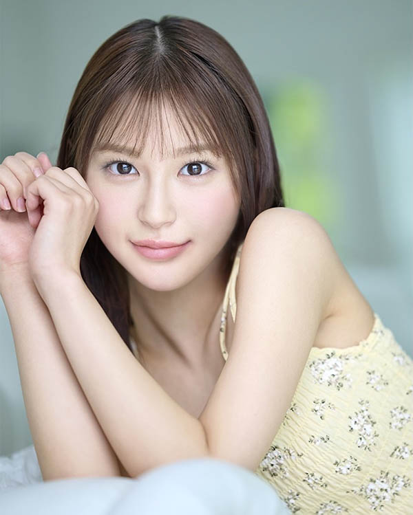 白石奈美(MIDA-683) 「纯情原石美少女」大尺度中出解禁,「被猛烈进进出出」狂呻吟…