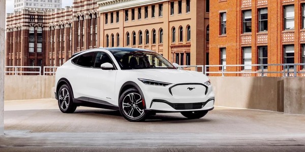 福特 福特召回近9万辆Mustang Mach-E 后窗玻璃饰条可能脱落
