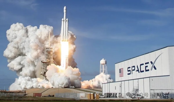 SpaceX计划首次尝试将星舰飞船送入地球轨道 绕六圈